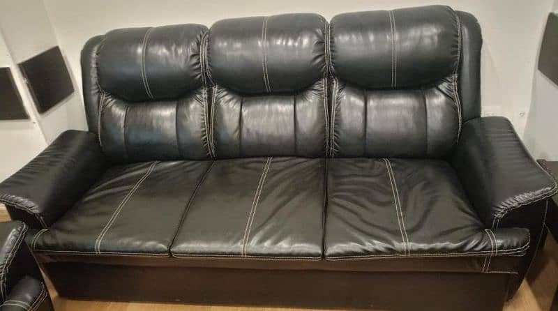 5 Seater Sofa Black in Color 0