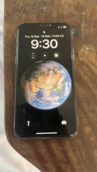 Iphone 11 pro 256 GB non Pta Golden colour 2