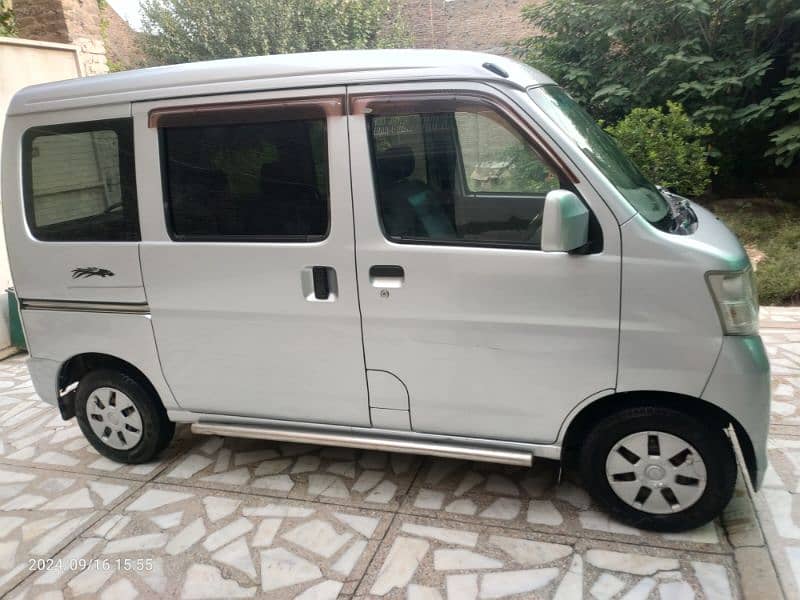 Daihatsu Hijet 2011 1