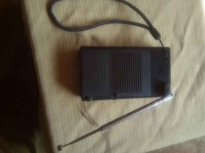 Sony radio two bands original condition 2