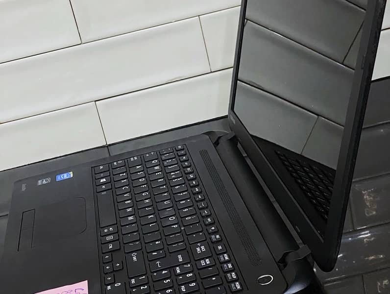 Laptop Toshiba 3