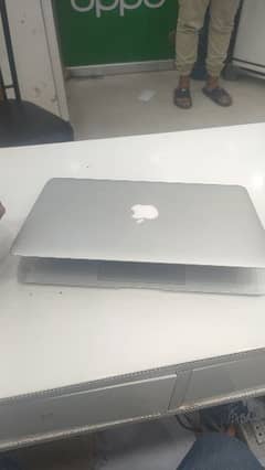 Apple Mac book air 2011