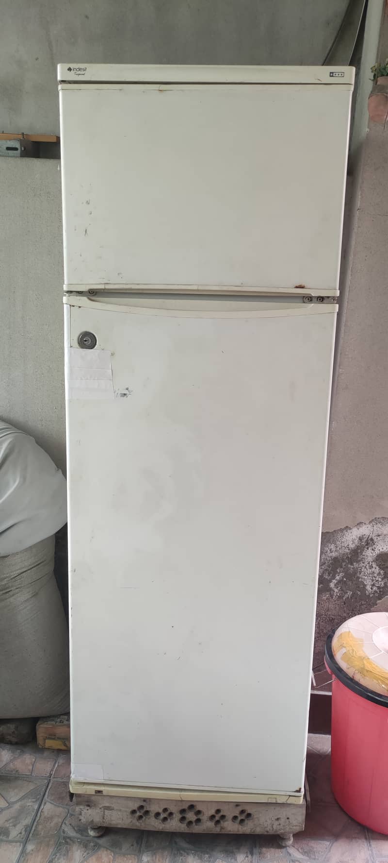 Indesit Refrigerator, Made in Italy, in Behtreen Working Condition 0