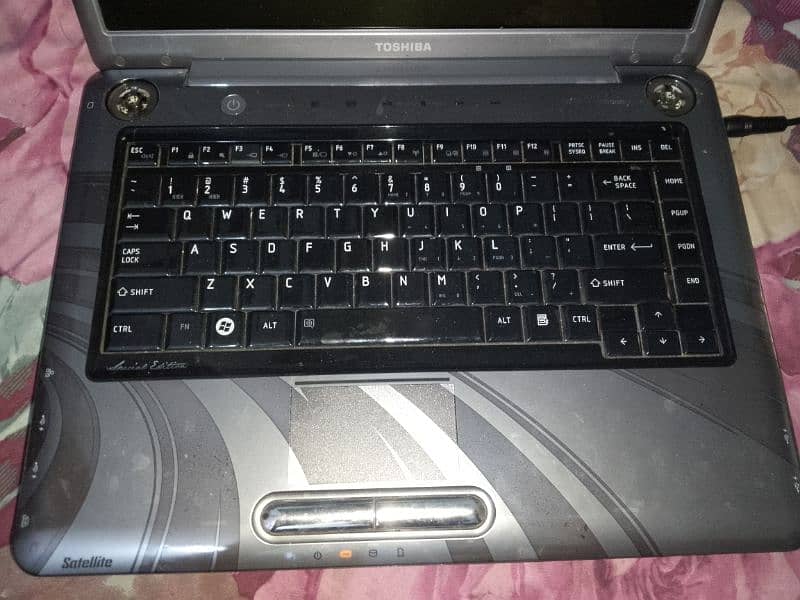 Toshiba satellite. 2gb Ram 128 GB Hard ( exchange with android mobile) 2