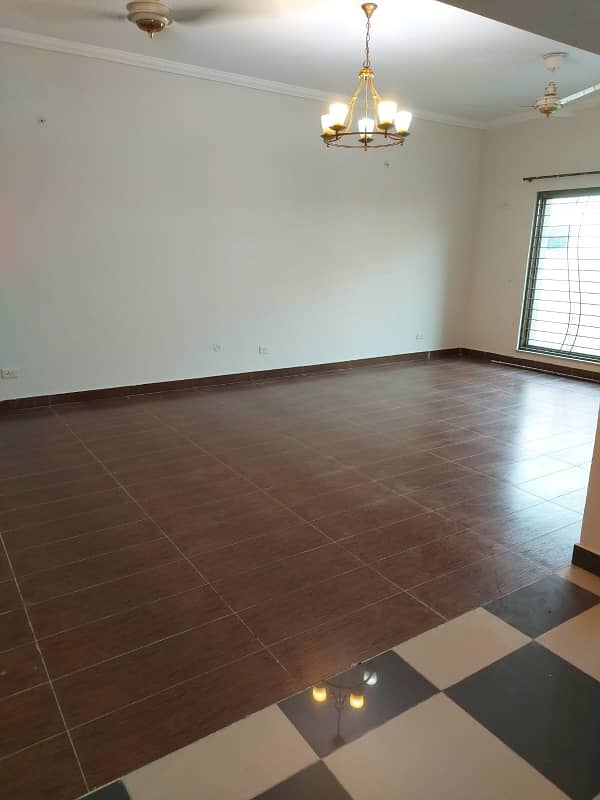 10 Marla House For rent In Beautiful Askari 11 - Sector B 6