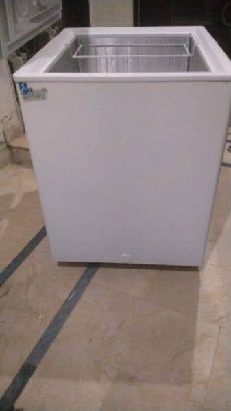 hair inverter freezer one door new. condition in warranty. . . 2