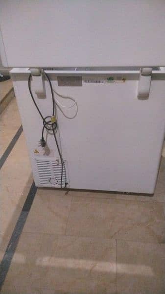 hair inverter freezer one door new. condition in warranty. . . 4