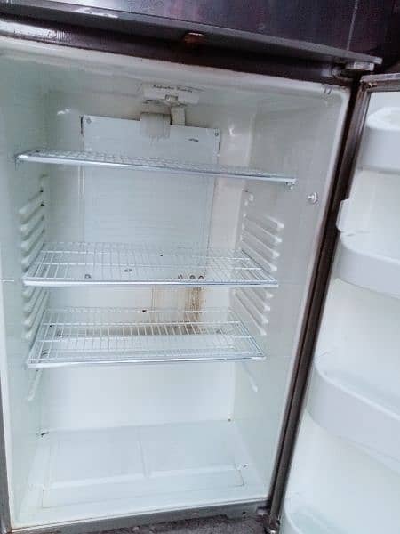 Dawlance refrigerator for sale. 3