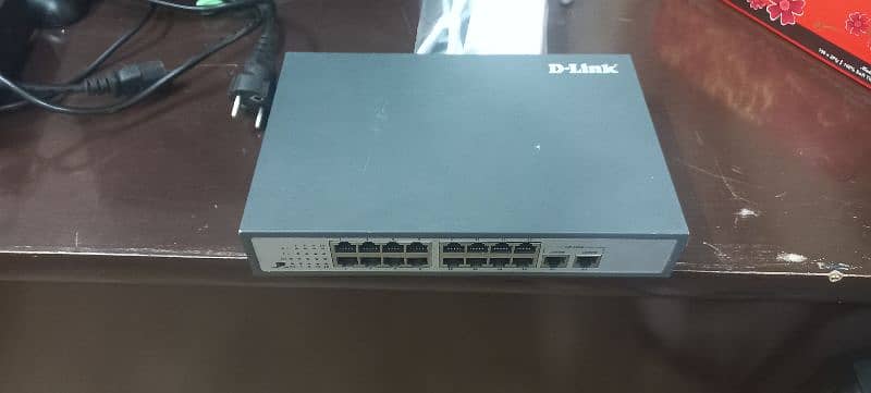 PoE switch 16ports(10/100) with 2UPLINKS (Gigabit) 0