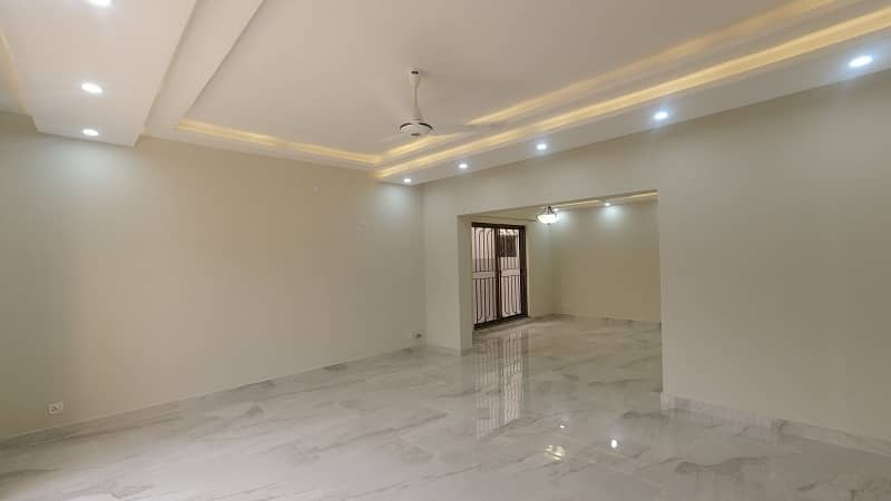 A 15 Marla House In Lahore Is On The Market For rent 3