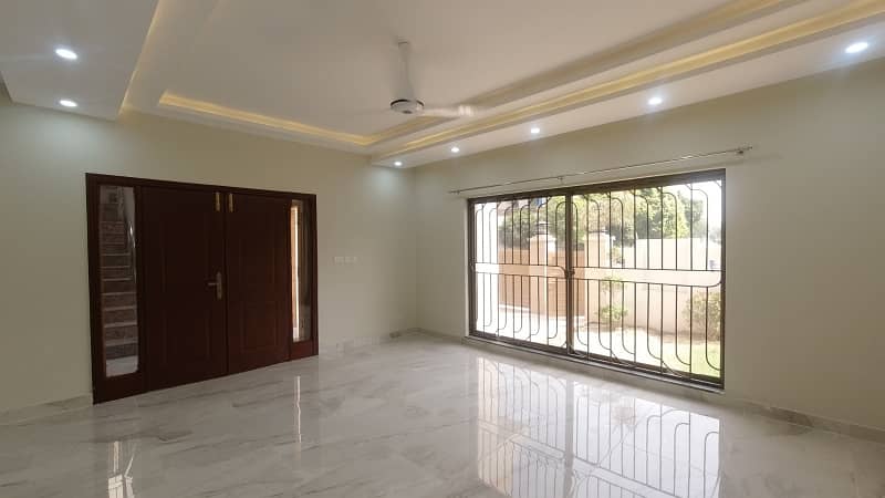 A 15 Marla House In Lahore Is On The Market For rent 4