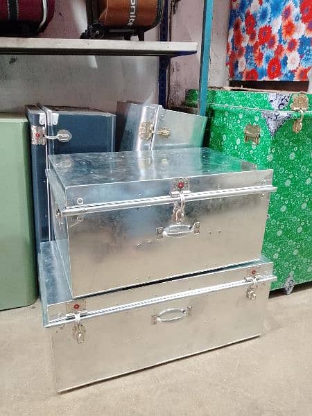 Trunk/steel trunk/lohay ki petti 0