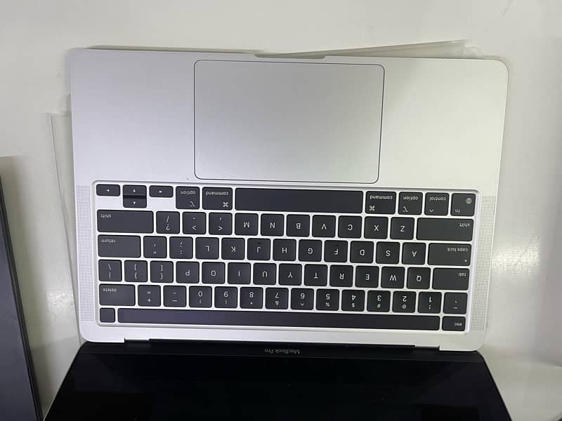 MacBook Pro 13" (M1) 4