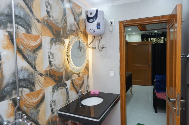 800 Square Feet Flat In Stunning Bahria Town Is Available For sale 3