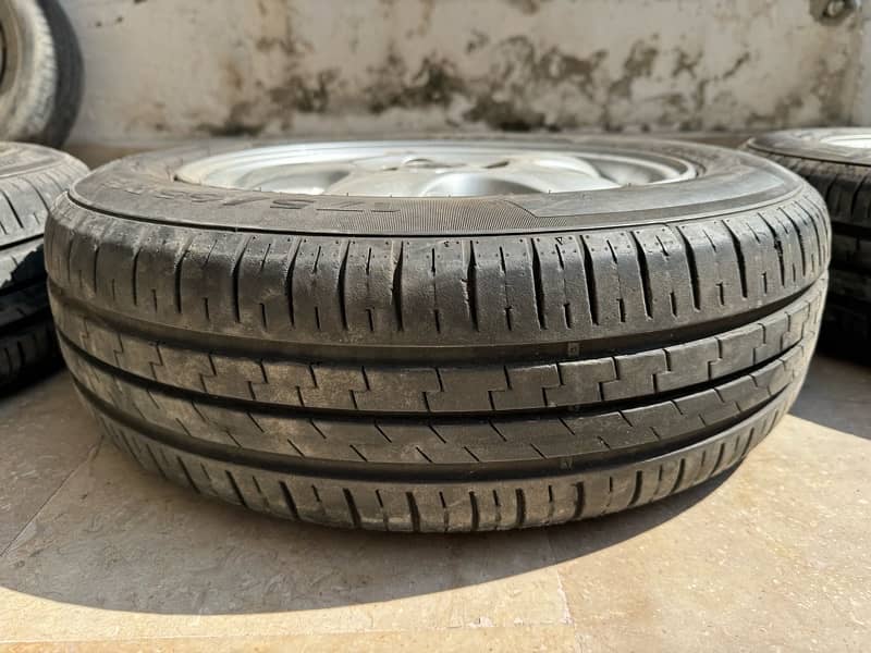 Mini Cooper Original 15” Rims with good condition Pirelli Tyres 6