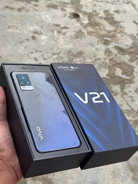 Vivo V21 4