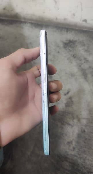 Oppo A9 2020 8GB 128GB Rs:25,000 5