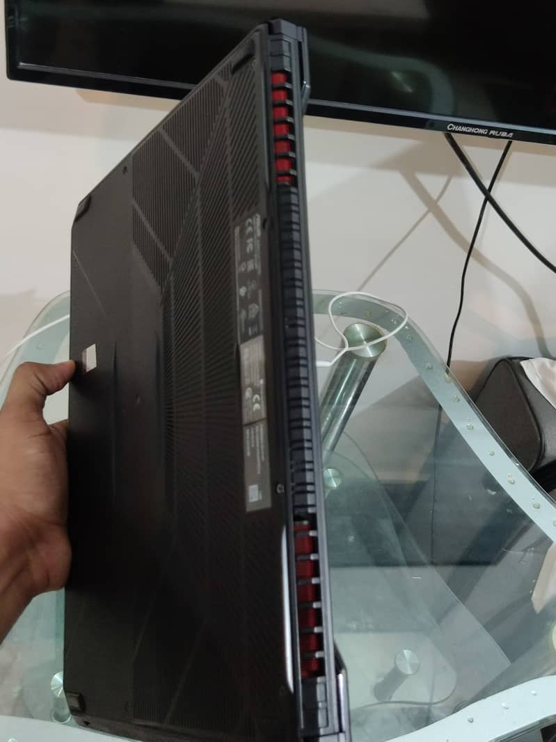 ASUS TUF GAMING (FX505DV) 6