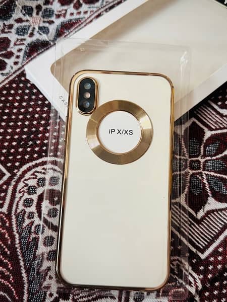 Iphone 14 pro max 2 cover 1 leather cover and 3 Iphone x/xs covers. 4