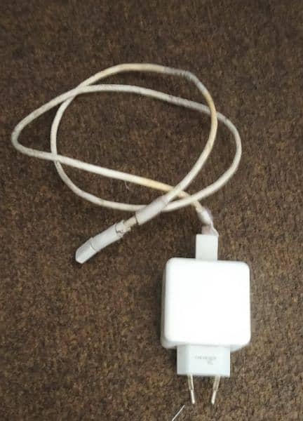 Oppo F11 ka Asal charger ur 2 Data Keble 1 Charger Mukamal 1