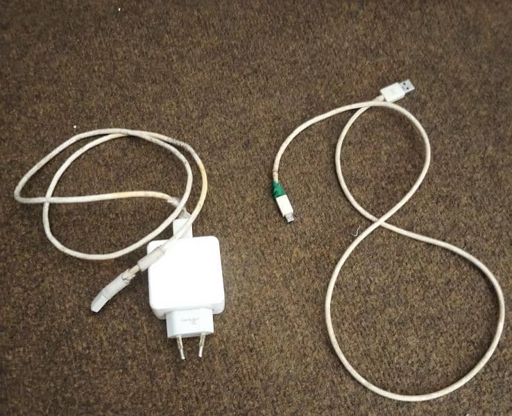 Oppo F11 ka Asal charger ur 2 Data Keble 1 Charger Mukamal 2