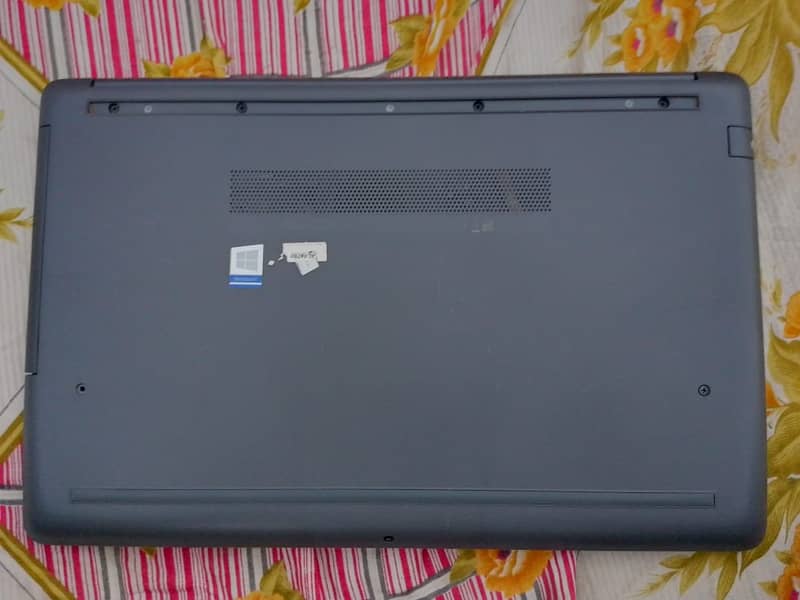 HP 250 G7 notebook core i5 8th gen, 8gb ram, 256 ssd, 10/10 condition. 3