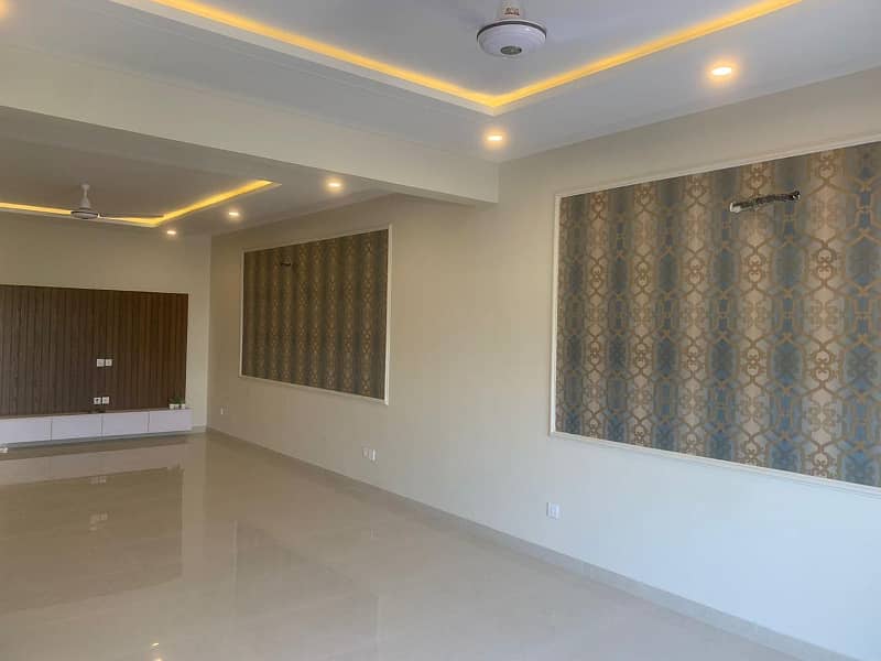 Bahria Enlcave ISB, Sec: M, 10 marla, 5 bedrooms and 5 washrooms investor rate house 6