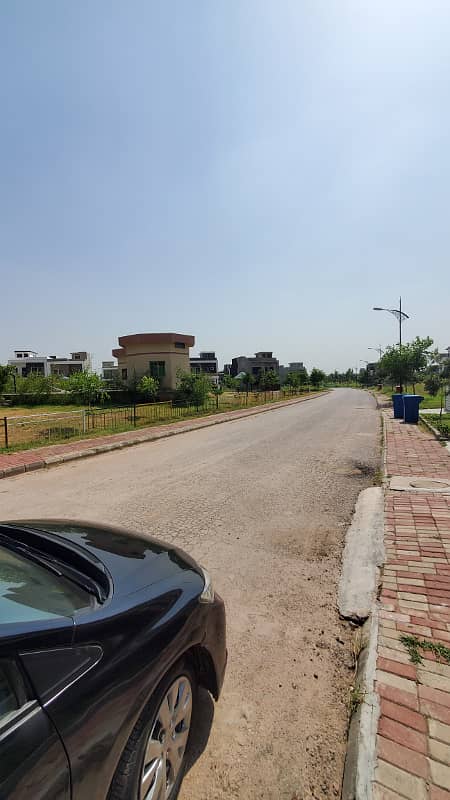 Bahria Enlcave ISB, Sector I, street: 24, 5 marla Possession utility paid, available for sale on investor rate 3