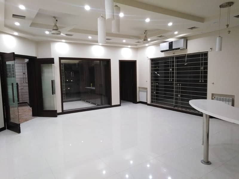 1 Kanal Modern Design House For Sell In DHA Phase 3 Lahore. 2