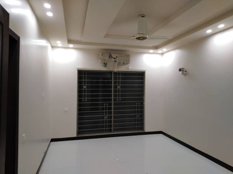 1 Kanal Modern Design House For Sell In DHA Phase 3 Lahore. 17