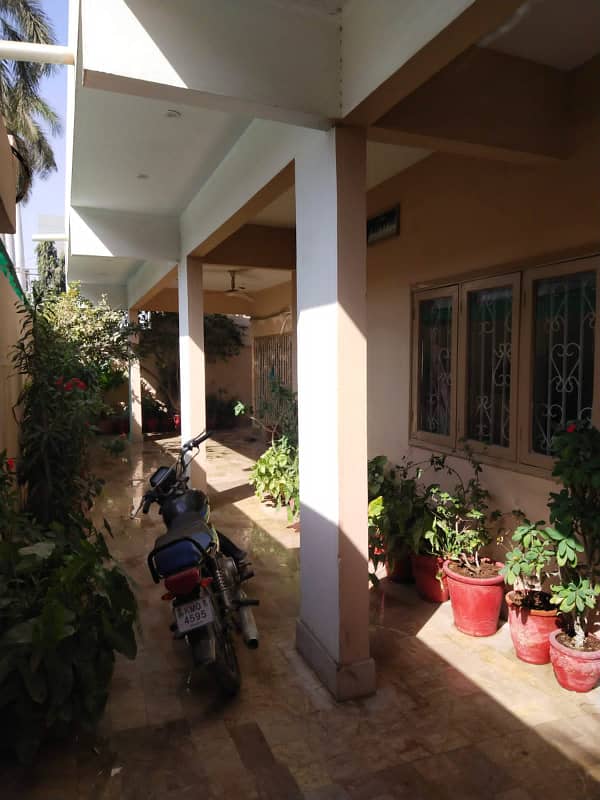 West Open House 400 Square Yards In Gulshan-E-Iqbal Block 5 5