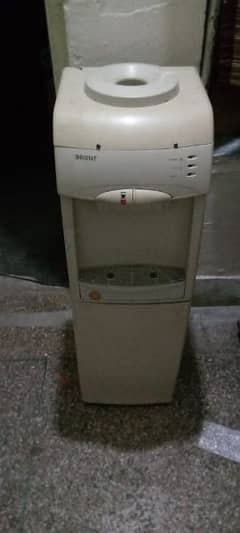 ORIENT HOT AND COLD WATER DISPENSER WITH REFRIGERATOR.