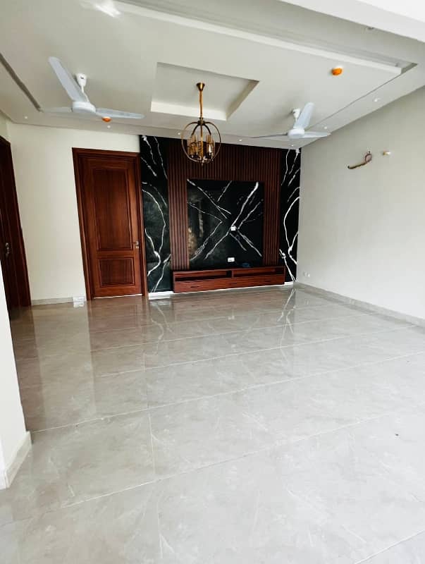 1 Kanal Lower Portion For Rent In DHA Phase 1,Block M, Reasonable Price And Suitable Location Pakistan Punjab Lahore. 11