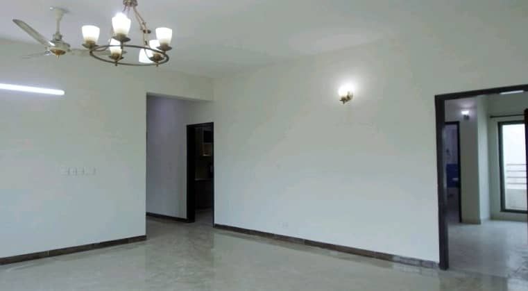 Flat Of 10 Marla In Askari 11 - Sector B Apartments Is Available 1