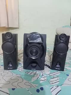 Mega 100 Audionic speakers