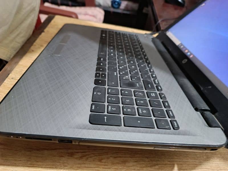 HP A8 laptop 4