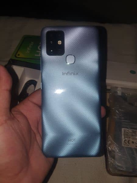 infinix hot 10 4/64 1