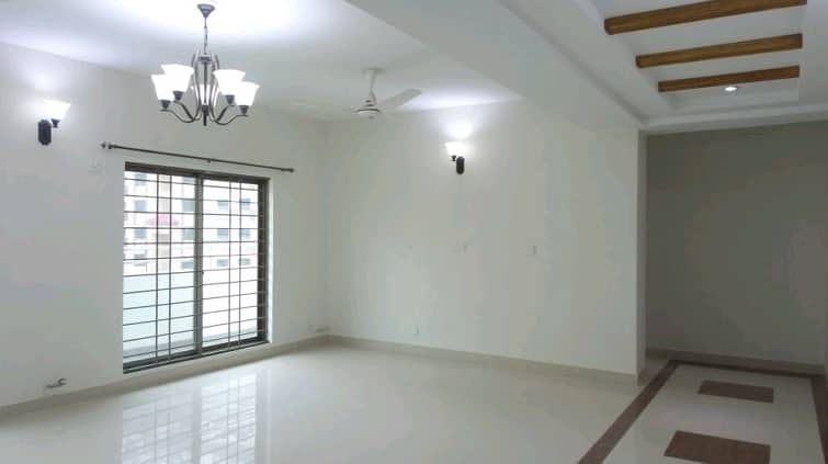 10 Marla Flat For rent In Beautiful Askari 11 - Sector B Apartments 1