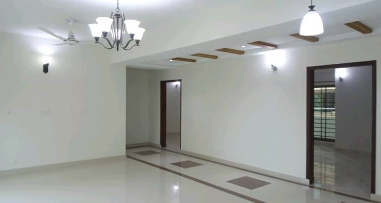 10 Marla Flat For rent In Beautiful Askari 11 - Sector B Apartments 3