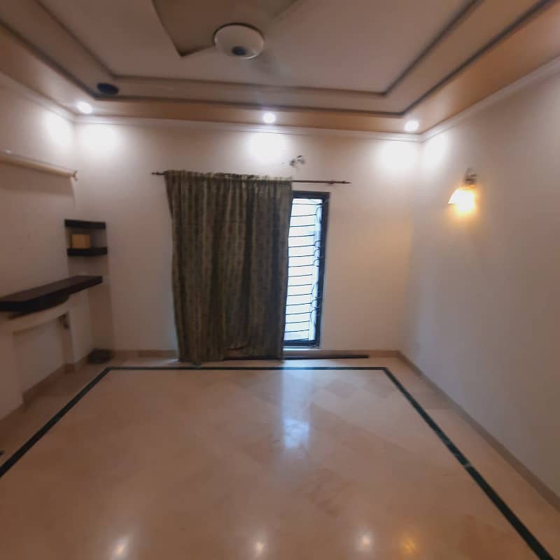 1 Kanal House 5 Beds Tv Lounge Drawing Room Dining Room 3 Kitchen Store Available For Rent Dha Phase 2 5