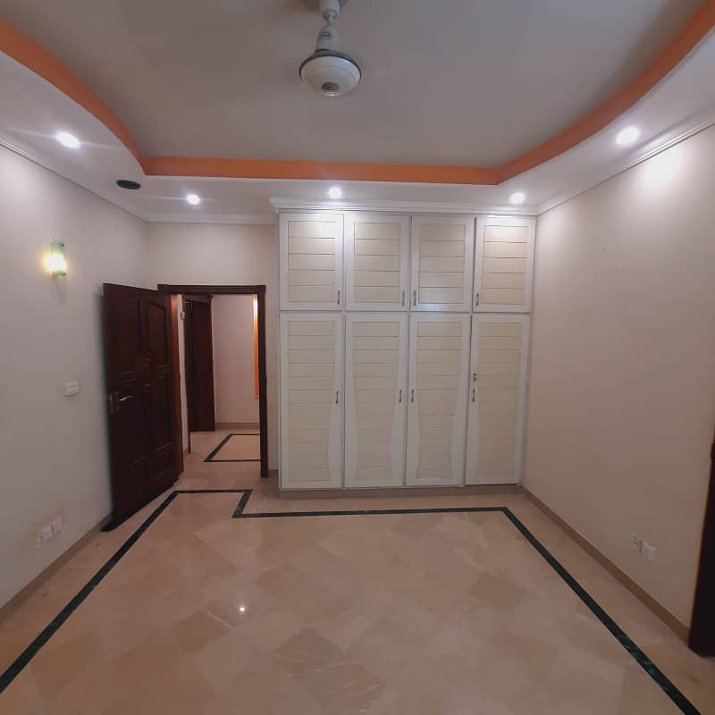 1 Kanal House 5 Beds Tv Lounge Drawing Room Dining Room 3 Kitchen Store Available For Rent Dha Phase 2 19