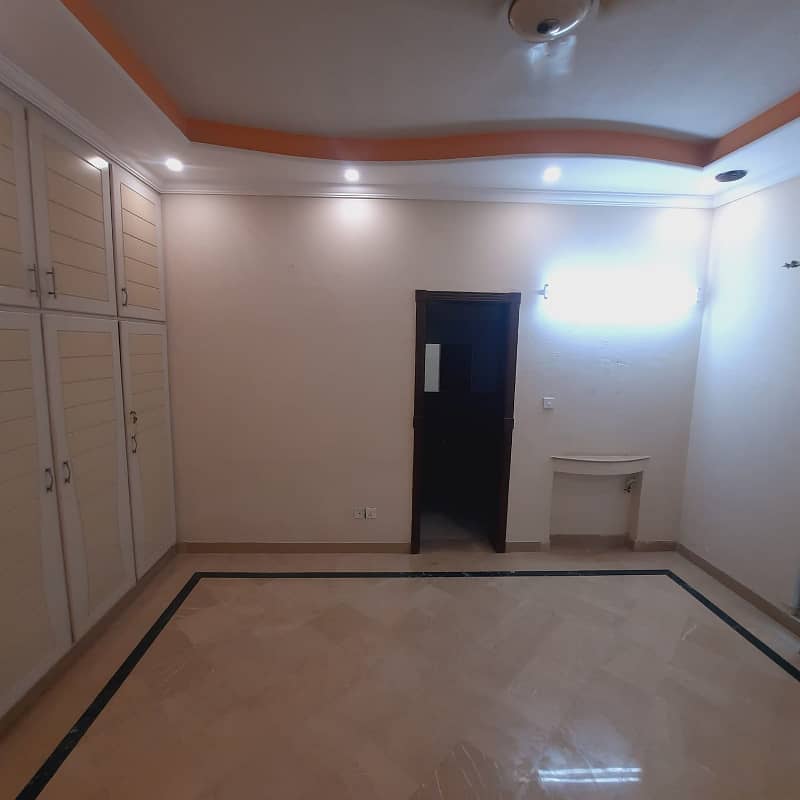 1 Kanal House 5 Beds Tv Lounge Drawing Room Dining Room 3 Kitchen Store Available For Rent Dha Phase 2 26