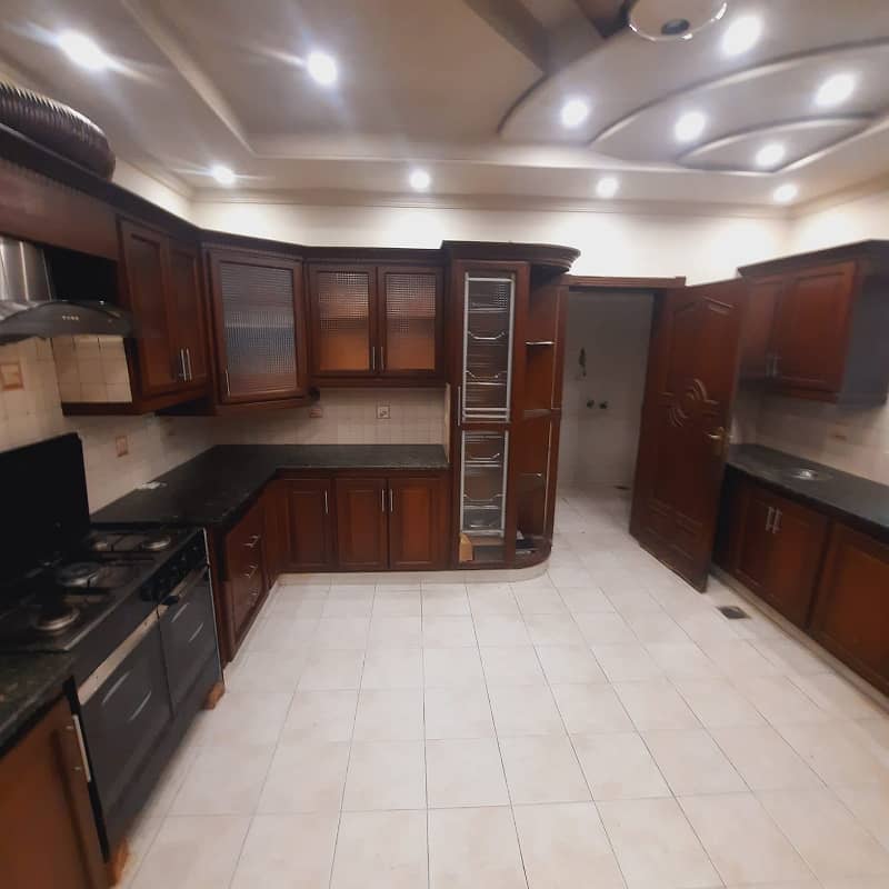 1 Kanal House 5 Beds Tv Lounge Drawing Room Dining Room 3 Kitchen Store Available For Rent Dha Phase 2 31