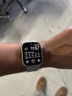 Apple Watch Series 8 (Starlight Color) for Sale