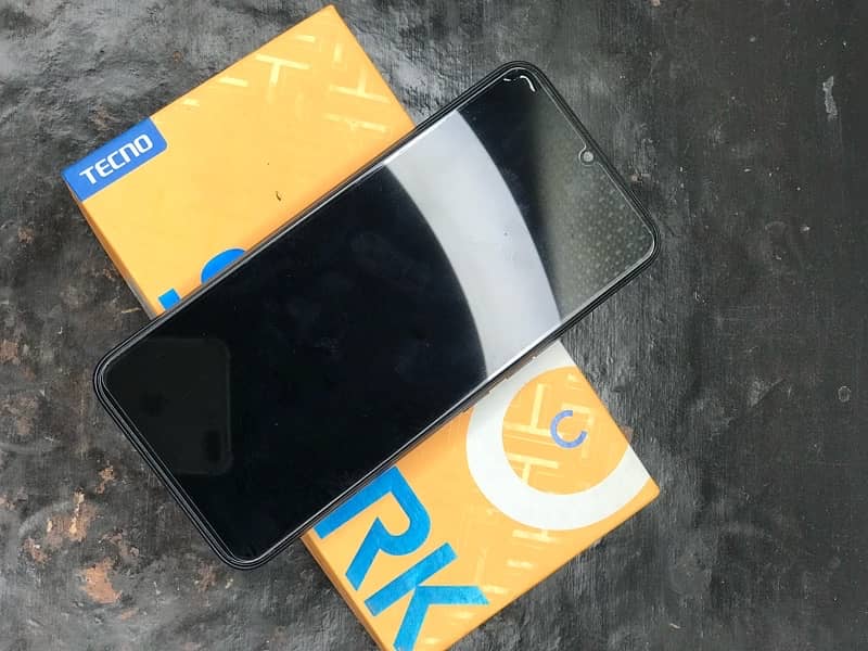 Tecno Spark 8C 4/128 0