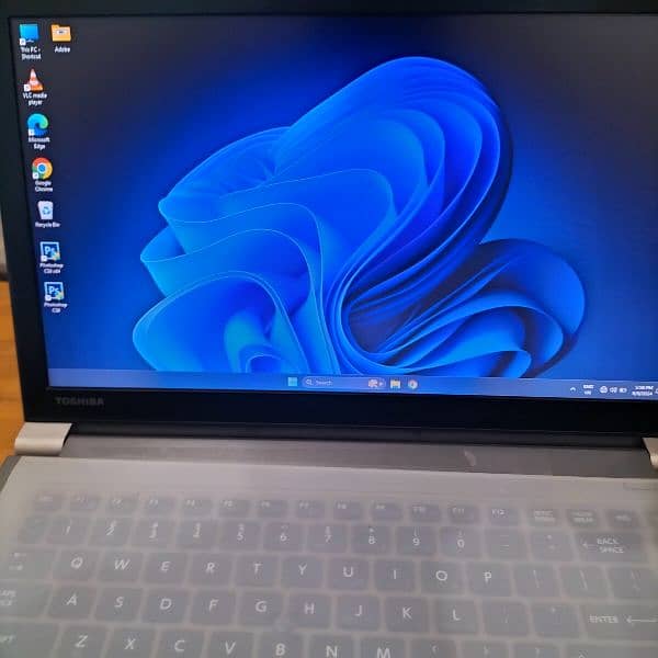 laptop Toshiba core i5 4th  with 8gb ram 256 ssd 1