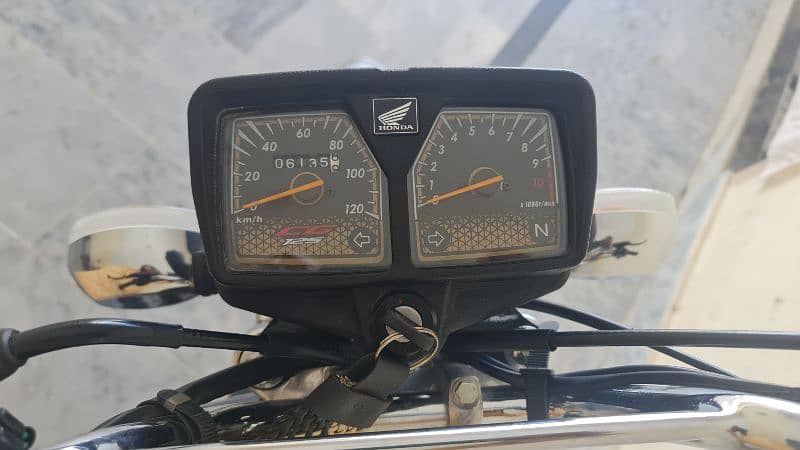 honda cg 125 gold edition model 2024 condition 10/10 3