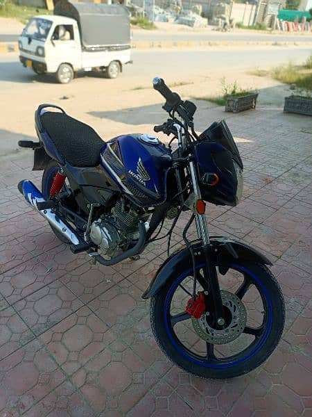 Honda CB 125F 3