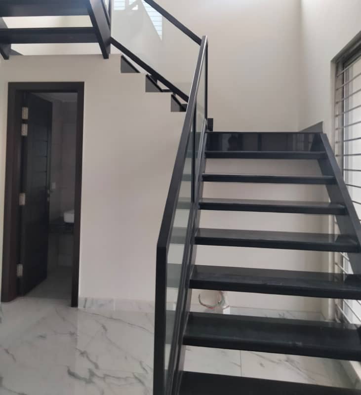 1 Kanal Upper Portion For Rent In DHA Phase 3,Block Z, Reasonable Price And Suitable Location Pakistan Punjab Lahore. 13