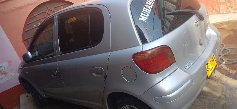 Toyota Vitz 2002 best selling 3